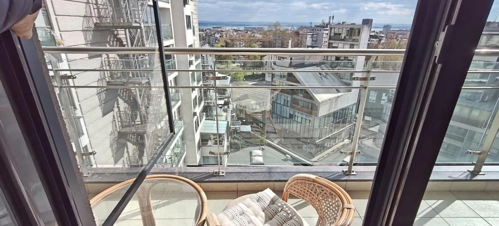Luxury Sea Sunset Deluxe Apartment Burgas